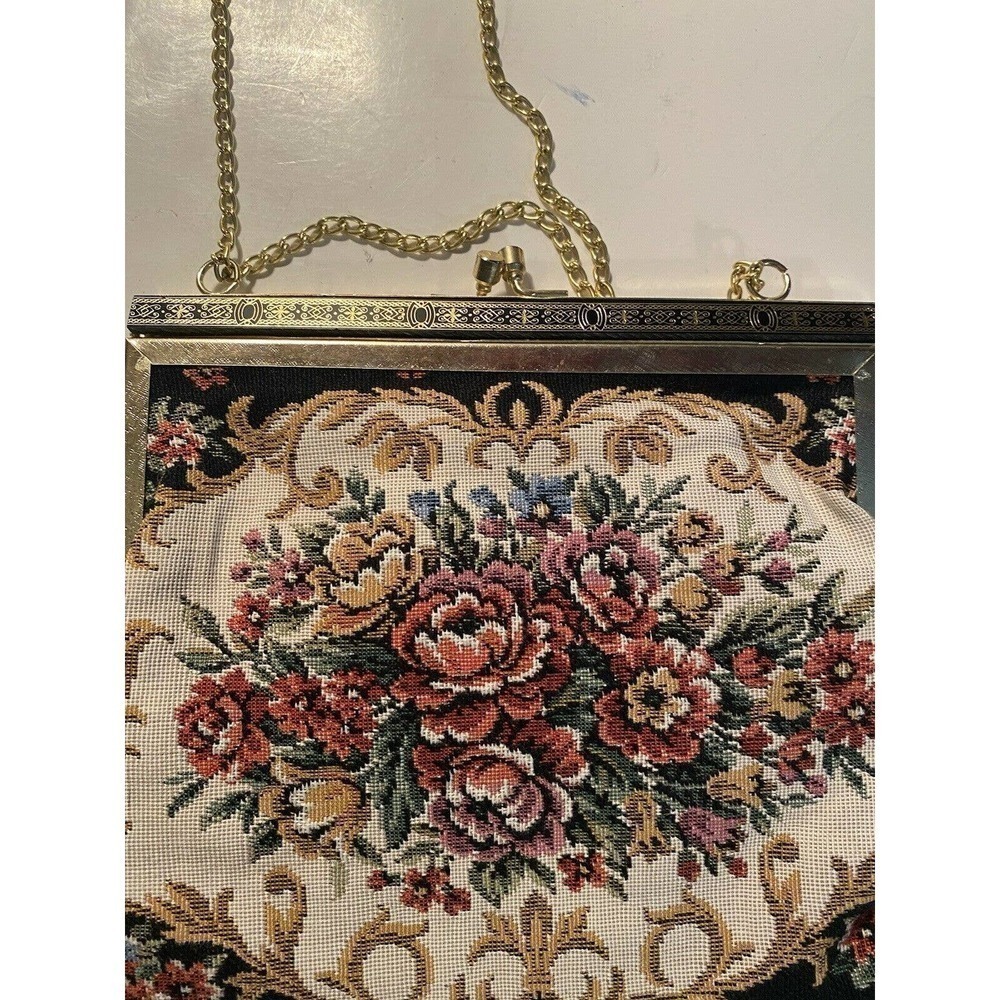 𝅺VINTAGE Rare Purse Embroidered Roses Twist Closure Gold Chain Pocket - Picture 2 of 8